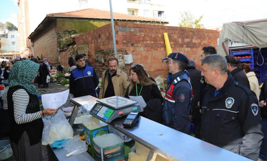 Edremit Belediyesi Zabıta Müdürlüğü, sağlıklı ve güvenli gıda tüketimini temin