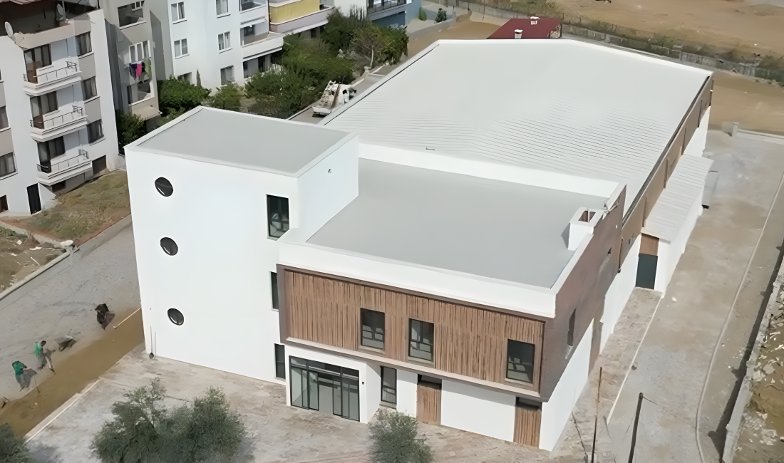 Edremit’in yeni Mahalle Evi’ne tam not Edremit Belediyesi tarafından hayata geçirilen “Tuzcumurat Mahalle Evi” vatandaşların hizmetine