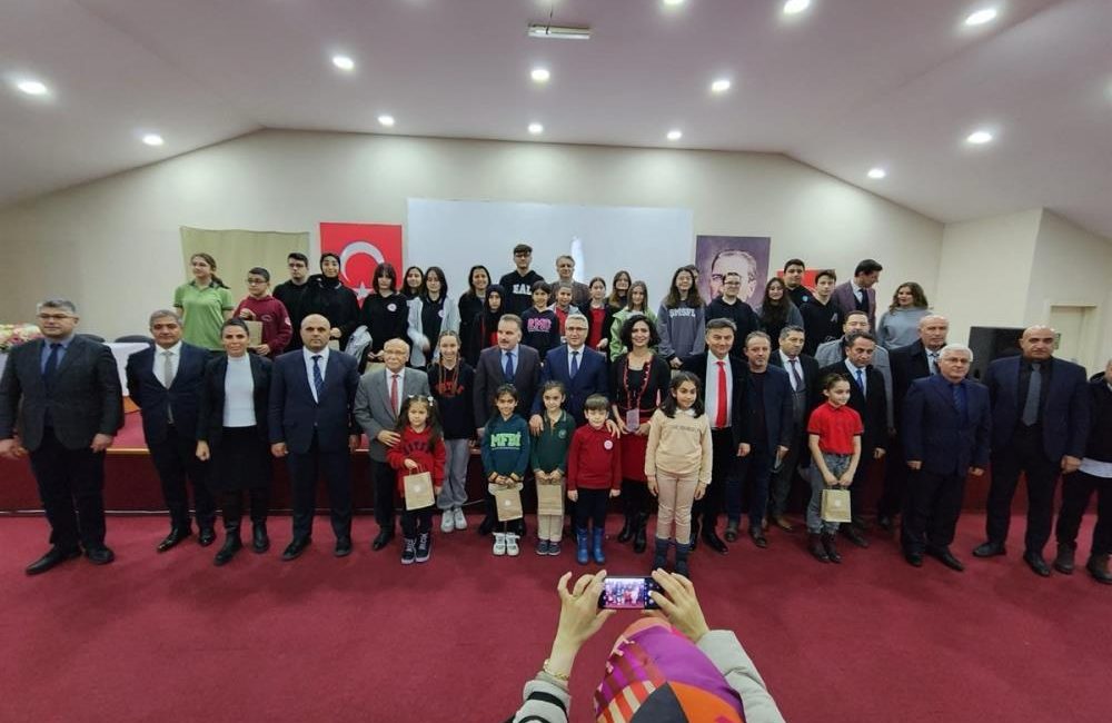 Edremit’te öğrencilerin dili iyi kullanmasını ve düşünce dünyasını geliştirmesini amaçlayan