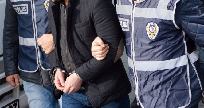 Edremit’te “Şok uygulamada” 11 kişi yakalandı. Edremit İlçe Emniyet Müdürlüğü ekipleri “Şok Asayiş ve Trafik Uygulamaları”