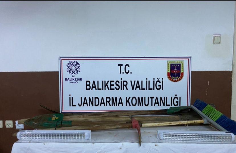 Erdek’te izinsiz kazı yapıldığına dair bilgi gelmesi üzerine yapılan operasyonda
