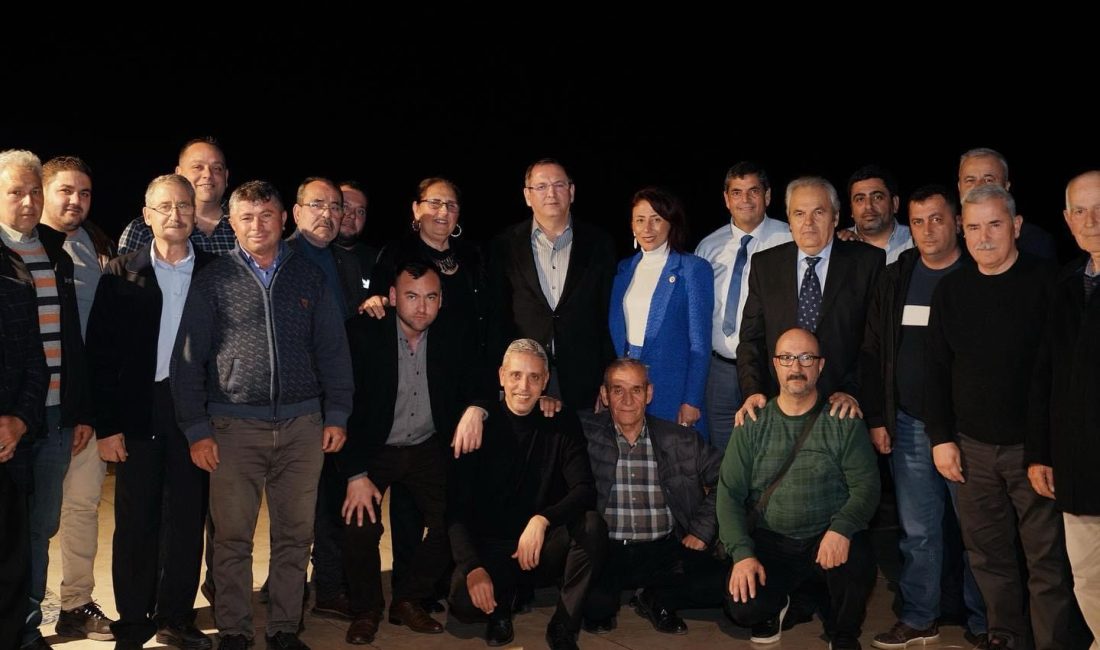 Ergin, muhtarlarla bir araya geldi 5 yıldır Ayvalık’ta Belediye Başkanlığı görevini sürdüren Ergin, seçim öncesi
