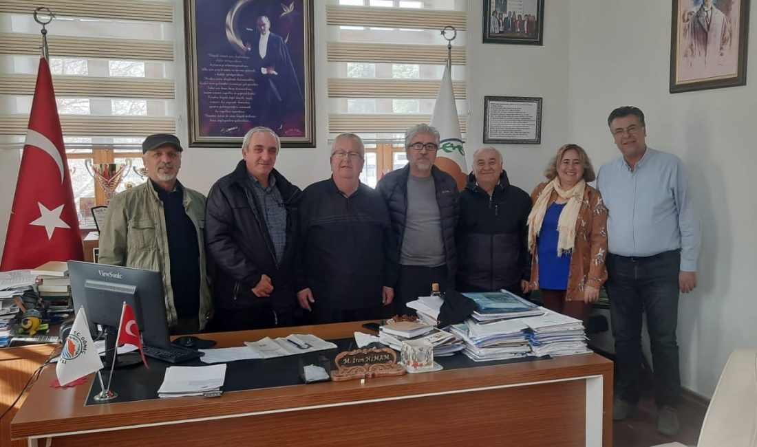 Ersoy’dan yeni başkana ziyaret Havran Belediye Başkanı, Sebze ve Meyveciler Odası Başkanlık görevine seçilen