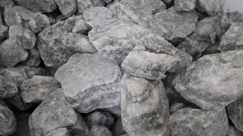  Kırşehir’de kaya tuzu işletmecileri işleyecekleri tuz bulmakta zorlanıyor.Kırşehir’de bulunan ocaklarda