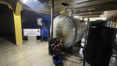 Bursa İl Jandarma Komutanlığı timleri, kaçak akaryakıt üretilen tesise düzenlediği