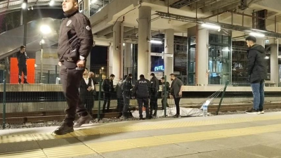Bostancı Marmaray durağında alkollü şahıs, gece kulübünde kavga ettikten sonra