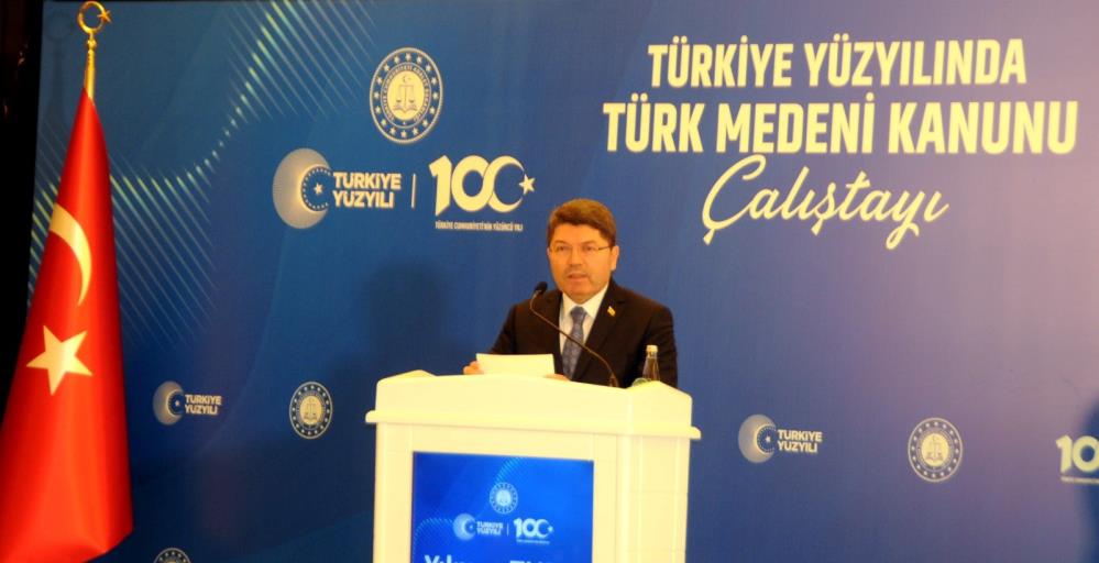 Adalet Bakanı Yılmaz Tunç’tan kamuda torpil iddialarına yanıt geldi. İddiaları