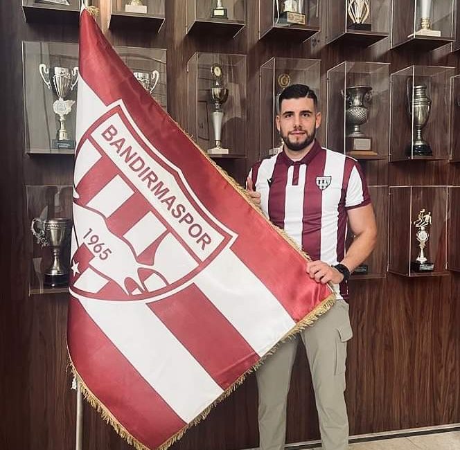 Bandırmaspor kalecisi ile yollarını ayırdı Teksüt Bandırmaspor Yunan kaleci Gelios ile yollarını ayırdığını duyurdu. Bandırmaspor’dan
