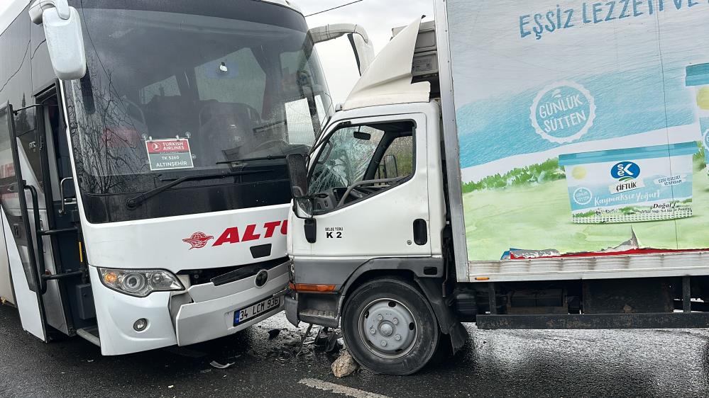  Başakşehir’de yağışlı hava nedeniyle aralarında Türk Hava Yolları’na ait personelleri