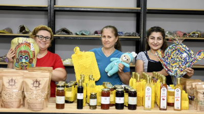 Muratpaşa Belediyesi’nin kadın kooperatiflerinin el emeği göz nuru ürünlerinin tüketiciye