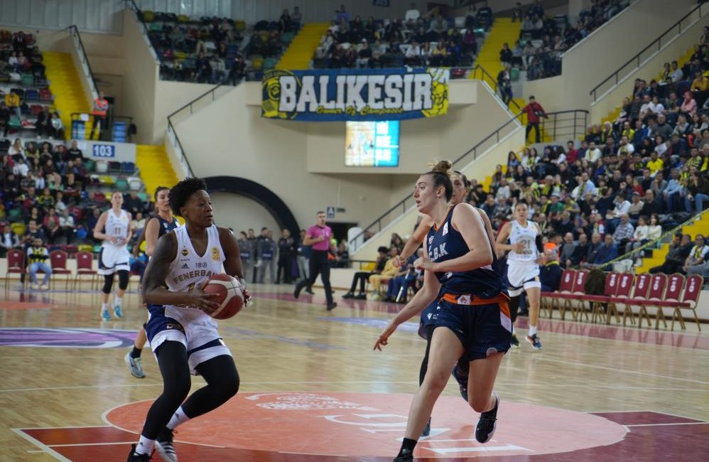 Kadınlar Türkiye Kupası Fenerbahçe’nin Basketbol ING Kadınlar Türkiye Kupası Finali’nde Fenerbahçe, normal süresi 71-71