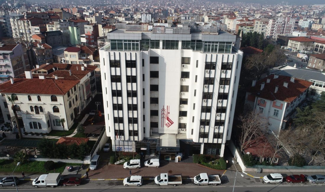 Yaklaşık 40 yıldır Balıkesir Belediyesi, Karesi Belediyesi ve Altıeylül İlçe