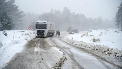 Edremit, Havran ve Çanakkale’nin Yenice ilçesi Kalkım Beldesi arasında Kazdağları’nda
