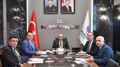 Balıkesir Valisi İsmail Ustaoğlu, kurum müdürleri ile bir araya gelerek