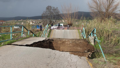 Manisa’da dün akşamdan itibaren etkili olan sağanak yağış derelerin debisinin