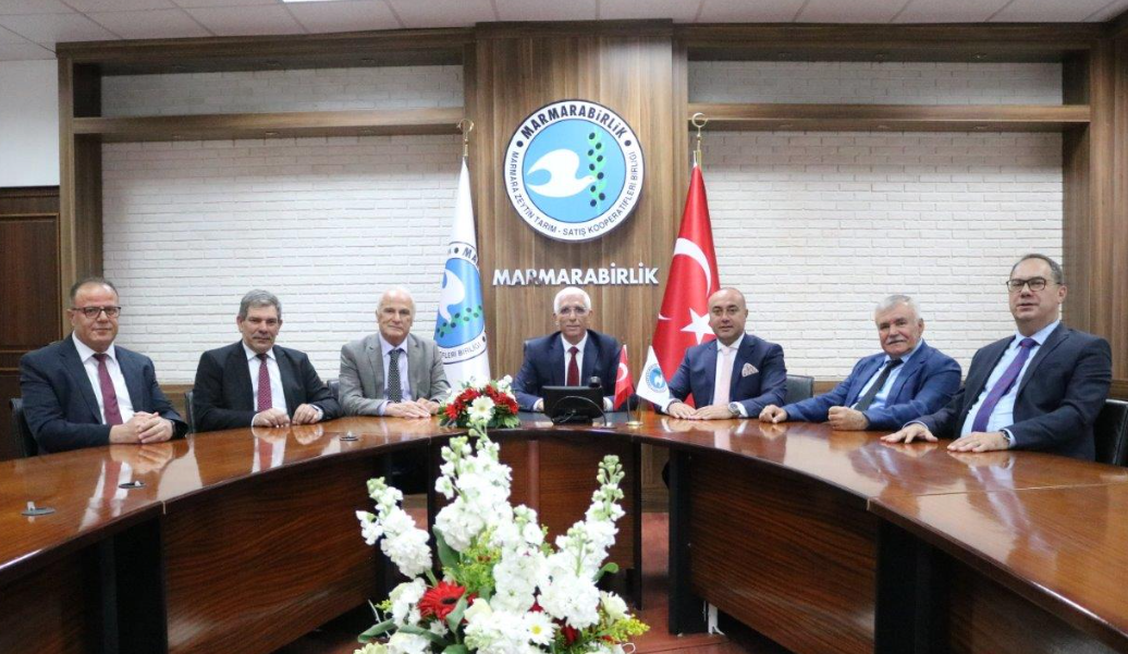 Marmarabirlik’te 2024 hedefi 5 Milyar 900 milyon ciro Marmarabirlik Yönetim Kurulu Başkanı Hidamet Asa, 2024’te hedeflerinin yılında 5