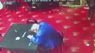 Esenyurt’ta motosikletli saldırganlar aynı sokakta bulunan iki kahvehaneye kurşun yağdırdı.