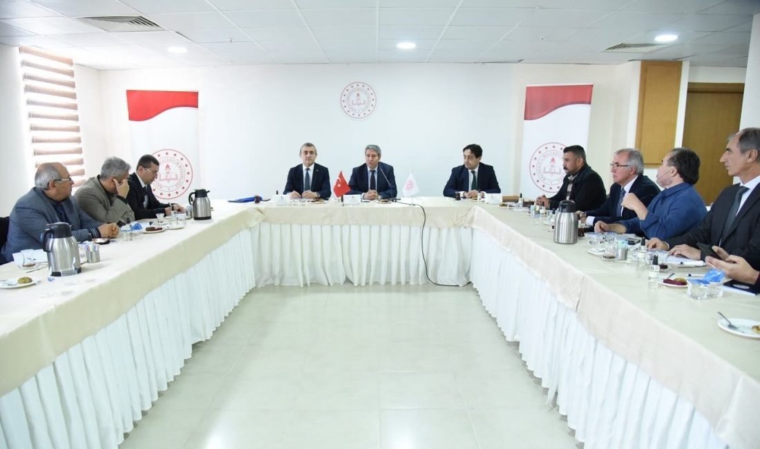 Müdür Tatlı, ilk dönem çalışmalarını inceledi Balıkesir İl Milli Eğitim Müdürlüğü tarafından mesleki eğitim okullarının ilk