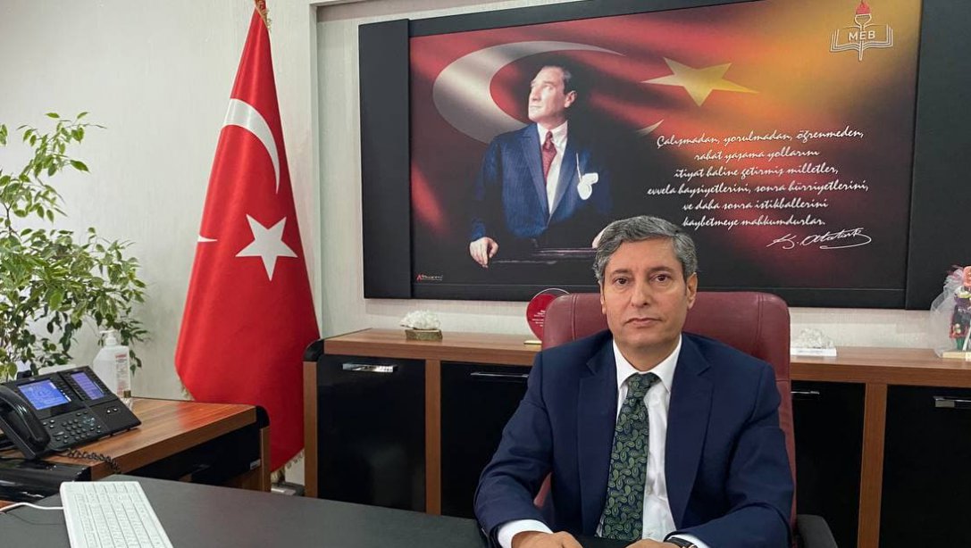 Müdür Tatlı’dan öğrencilere tatil nasihati Balıkesir İl Milli Eğitim Müdürü Ali Tatlı, yarıyıl tatili öncesinde