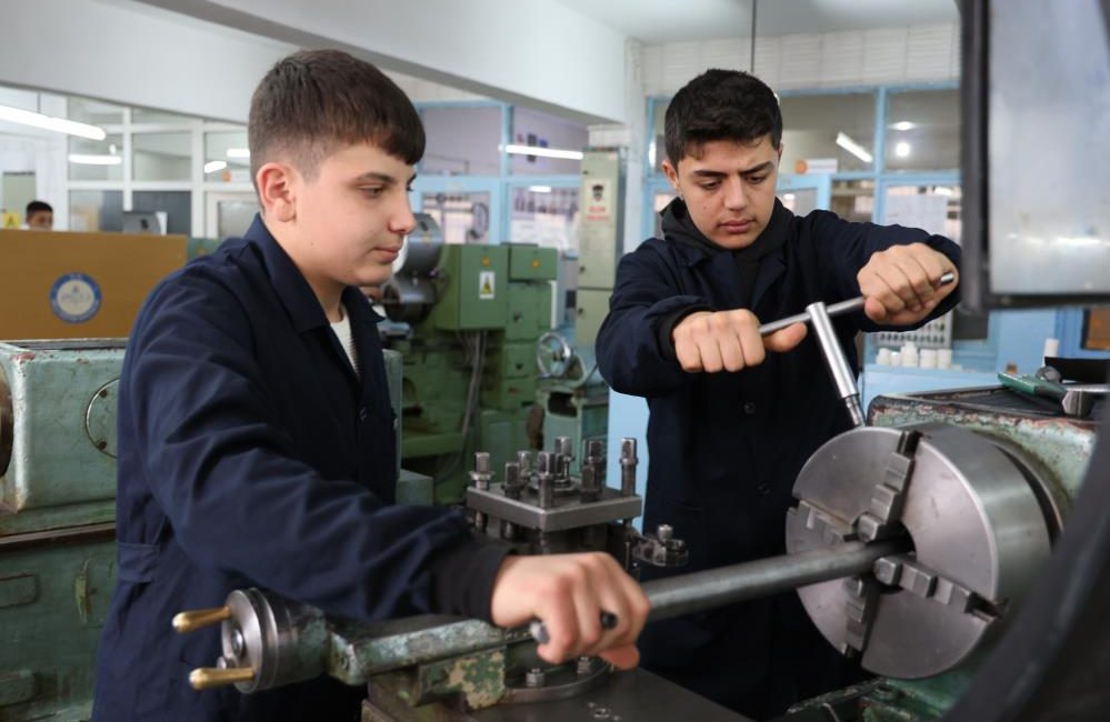 Nevşehir’de fabrika gibi çalışan Nevşehir Mesleki ve Teknik Anadolu Lisesi’nin