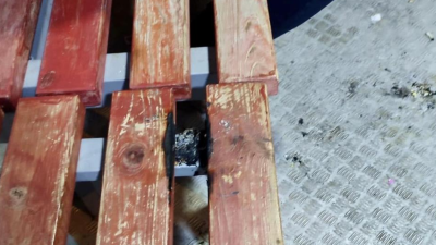 Bilecik Belediyesi, akıllı durağın içinde alkol kullanımı ve kamu malına