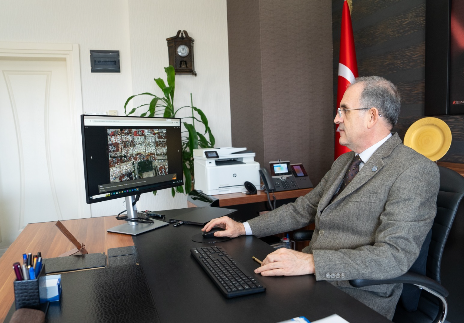 Rektör Boz, “AA Yılın Kareleri” için oy kullandı Bandırma Onyedi Eylül Üniversitesi (BANÜ) Rektörü Prof. Dr. İsmail Boz,