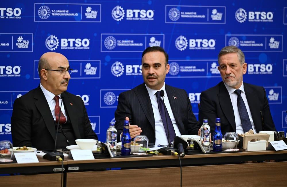 Sanayi ve Teknoloji Bakanı Kacır’dan, yatırımcıya destek müjdesi Sanayi ve Teknoloji Bakanı Mehmet Fatih Kacır, Bursa iş dünyası