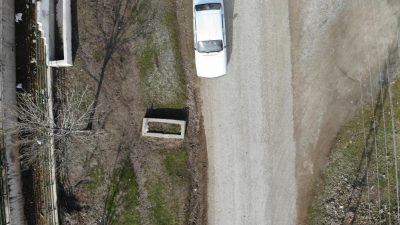 Tokat’tın Yeşilyurt ilçesine bağlı Çerkezdanişment köyünde bulunan sancı mezarı yol