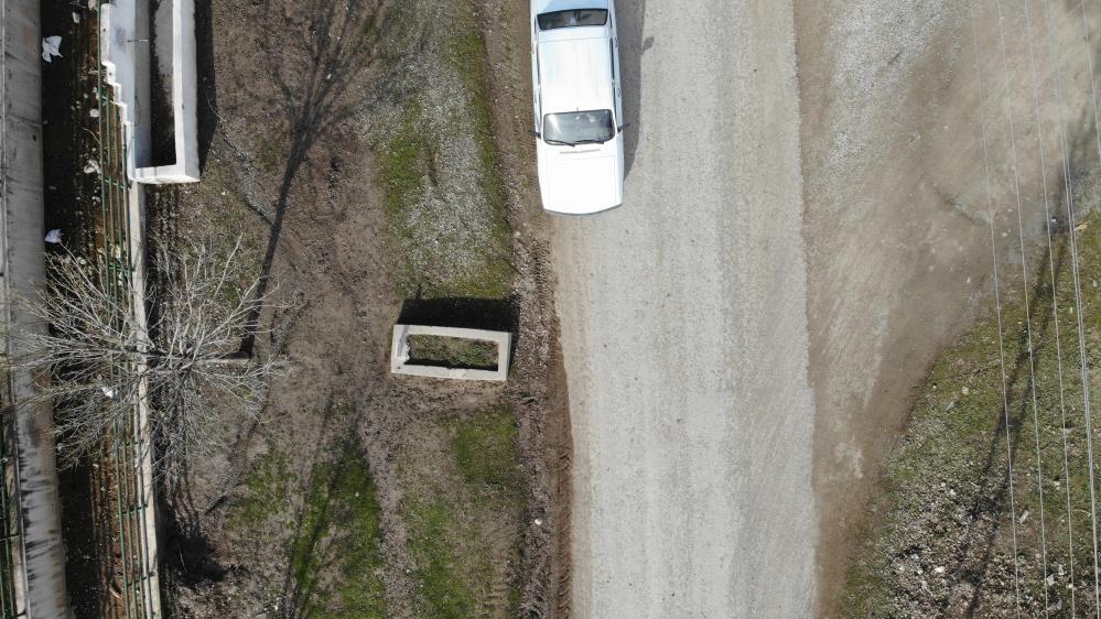 Tokat’tın Yeşilyurt ilçesine bağlı Çerkezdanişment köyünde bulunan sancı mezarı yol