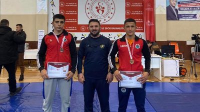 Savaştepe Belediye Güreş Kulübü sporcuları Zonguldak’ta düzenlenen şampiyonadan bir altın