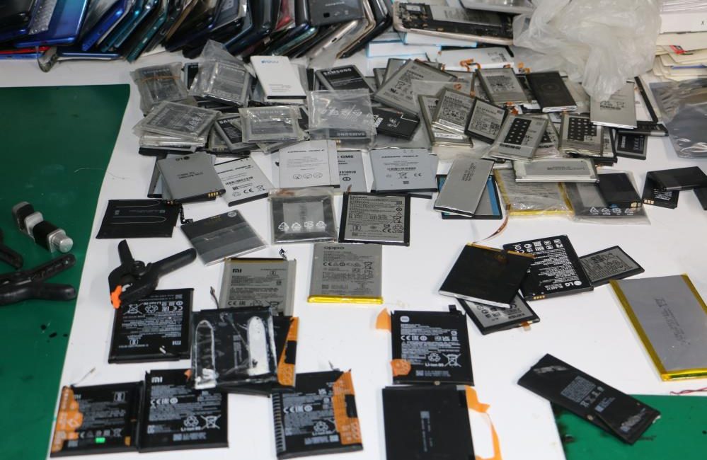 Diyarbakır’da, geçtiğimiz günlerde telefon bataryasının patlaması sonucu meydana gelen yangında