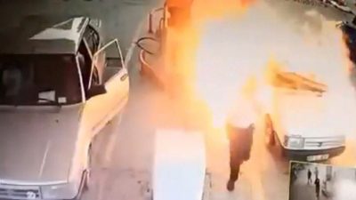 Adana’da bir akaryakıt istasyonunda LPG dolumu yapılan Tofaş otomobil bomba