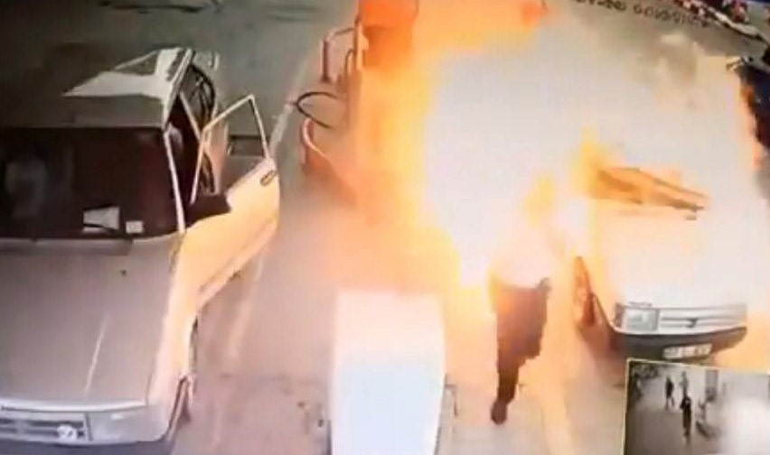 Adana’da bir akaryakıt istasyonunda LPG dolumu yapılan Tofaş otomobil bomba