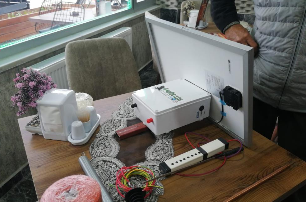Tokat’ın Niksar ilçesinde 55 yıldır elektronik tamirciliği yapan Tahir Üngör,