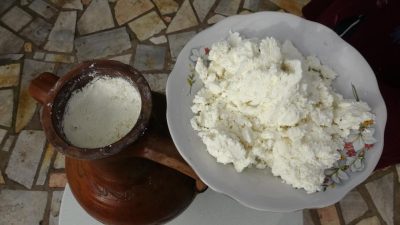Çanakkale’nin Ayvacık ilçesine bağlı Şap köyde 400 yıllık tepme peyniri