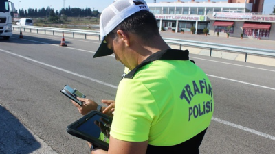 2024 yılından itibaren sürücülere uygulanacak trafik cezası miktarları belli oldu.Yeniden