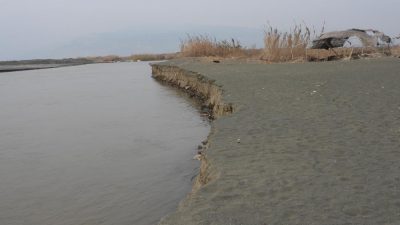Hatay’ın Akdeniz kıyılarında son aylarda yaşanan kuvvetli dalgalar, Samandağ ilçesindeki