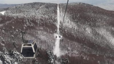 Bursa’da teleferik seferleri, şiddetli rüzgar sebebiyle iptal edildi.Bursa’yı etkisi altına