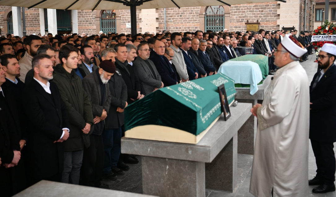 Uysal, son yolculuğuna uğurlandı Hayatını kaybeden AK Parti Balıkesir İl Gençlik Kolları Başkanı Hüseyin