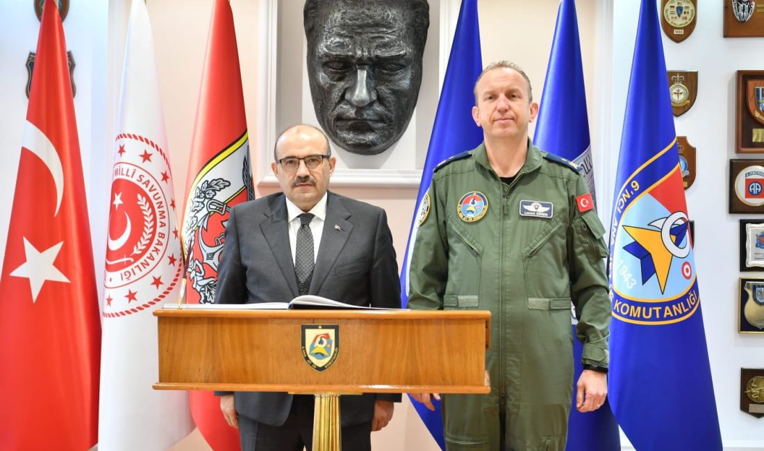 Vali Ustaoğlu 6. Ana Jet Üssünü ziyaret etti Balıkesir Valisi İsmail Ustaoğlu, Bandırma’da bulunan 6.Ana Jet Üssünü ziyaret
