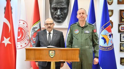 Balıkesir Valisi İsmail Ustaoğlu, Bandırma’da bulunan 6.Ana Jet Üssünü ziyaret