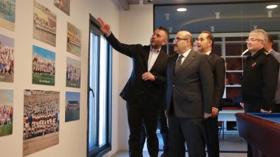 Balıkesir Valisi İsmail Ustaoğlu, Bandırmaspor Kulübü Cinçukuru Tesisleri’ni ziyaret ederek