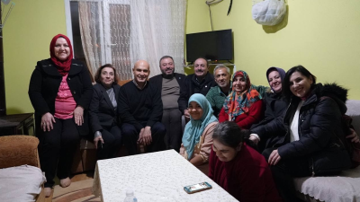 İYİ Parti Balıkesir Milletvekili Turhan Çömez, yılbaşı akşamında Balıkesir’de yaşayan