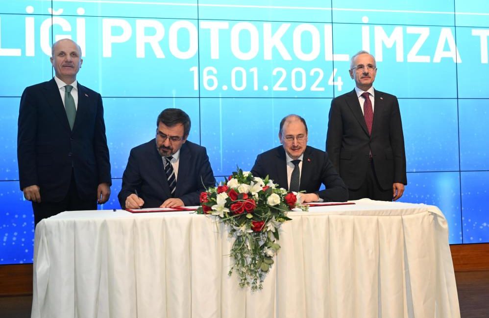 YÖK ile BTK arasında yapay zeka alanında iş birliği protokolü Yükseköğretim Kurulu (YÖK) ile Bilgi Teknolojileri ve İletişim Kurumu (BTK)