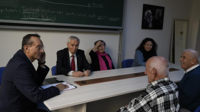 Akdeniz Üniversitesi(AÜ) 60+ Tazelenme Üniversitesi’nde lisan eğitimini tamamlayan 60 yaş