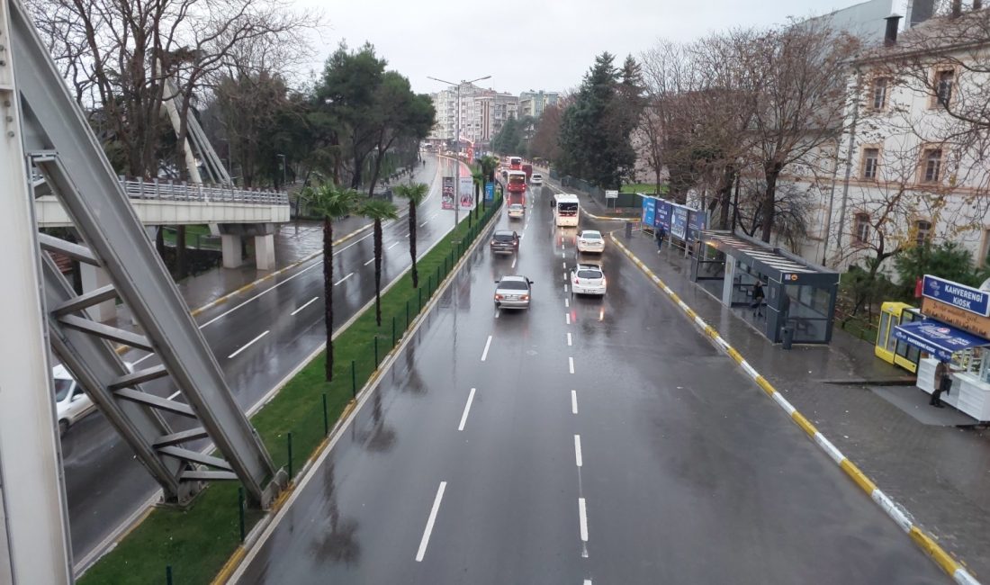 Balıkesir sağanak yağışa teslim oldu Balıkesir genelinde sabah saatlerinden itibaren sağanak yağış etkili olmaya başladı.Meteoroloji