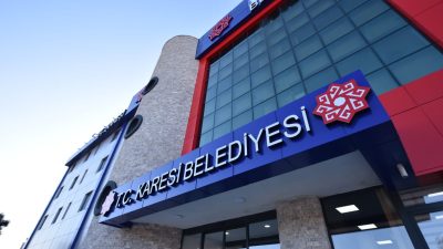 Kullanım ömrünü tamamlayan eski hizmet binasından haftasonu taşınan Karesi Belediyesi,
