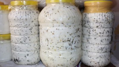 Siirt’te kilogramı 250 TL’den satılan peynir, zamlardan etkilenmedi.Peynirin temel gıda