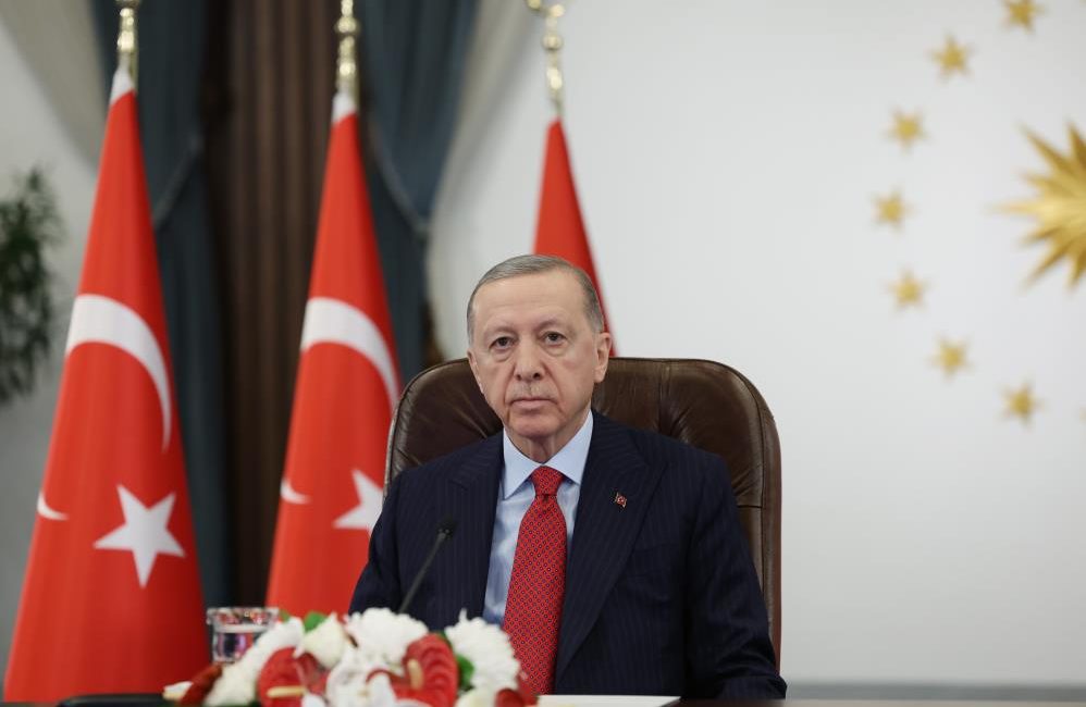 Cumhurbaşkanı Recep Tayyip Erdoğan, ilk Türk astronot Alper Gezeravcı ile