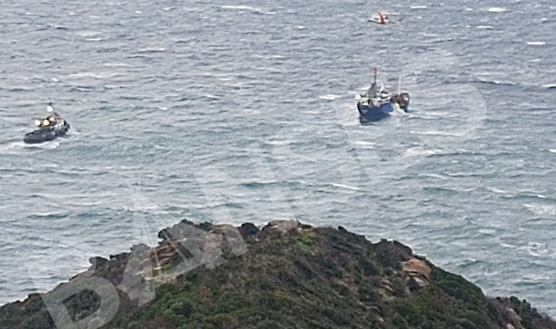 Erdek’te yük gemisi arızalandı mürettebat helikopterle kurtarıldı Erdek açıklarında arızalanan geminin mürettebatı Erdek Sahil Güvenlik Komutanlığı tarafından